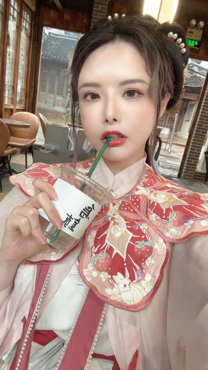 我拥有了夏小秋秋秋弩s的图片套，被颜值震撼