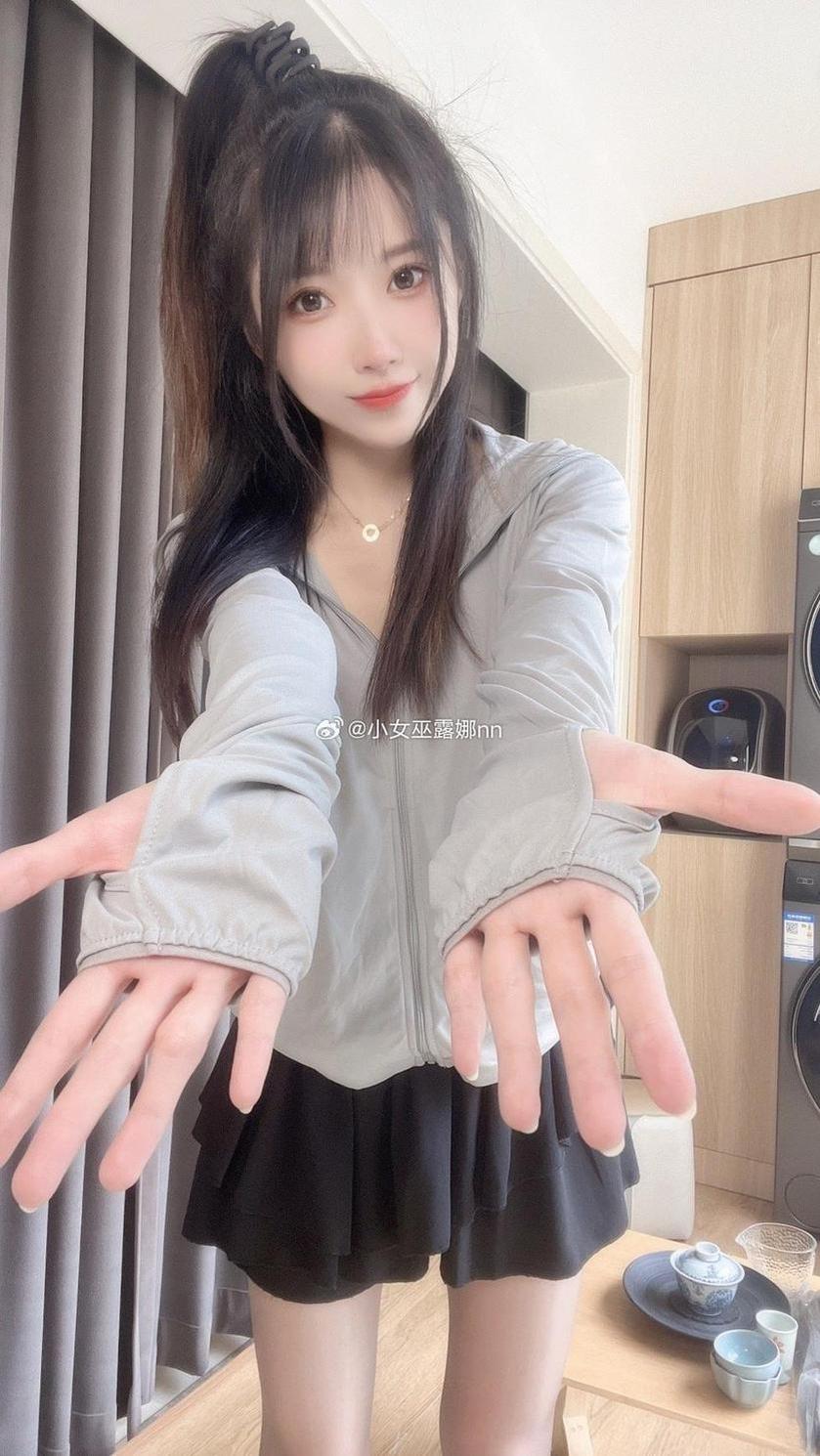 小女巫露娜定制a3：神奇的原图辞典