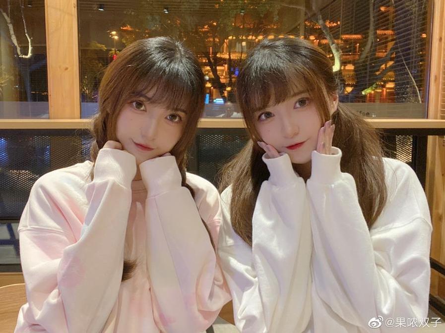 揭秘果哝双子个人资料中的神秘套图，尽享视觉盛宴