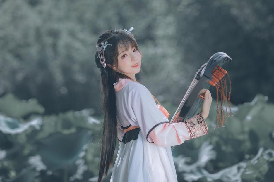 “神乐坂真冬2分10播放”！巨肚cosplay美图放送