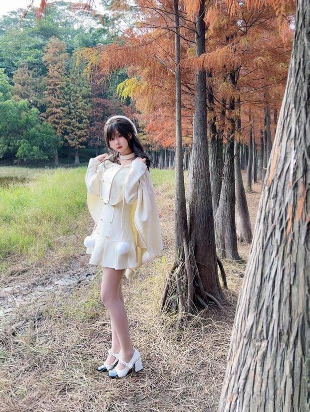 欣赏萌芽儿o0恶毒白兔的最新cos图包，超乎想象