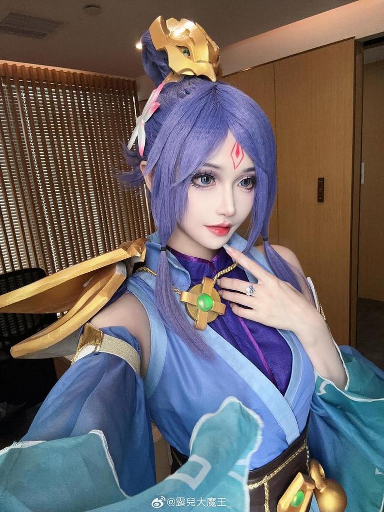 沉浸在露儿大魔王cos汉服世界的图包