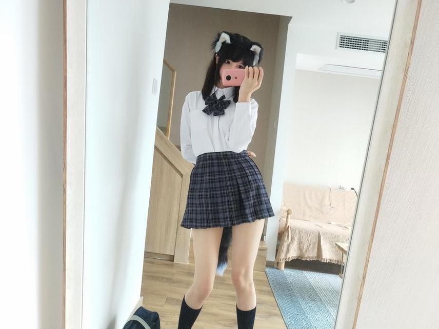 点击进入，精选的魔物喵cosplay图包等你来下载